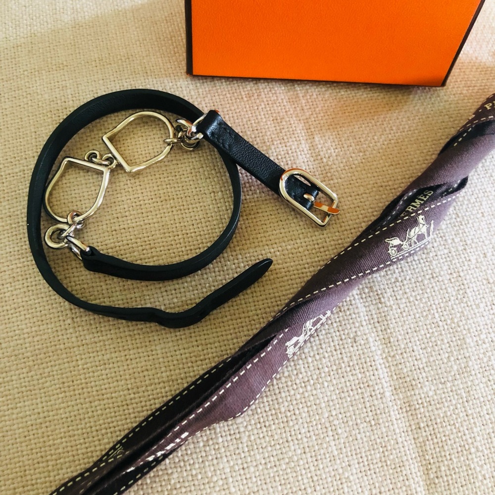 Hermès leather double wrap wrist bracelet.
